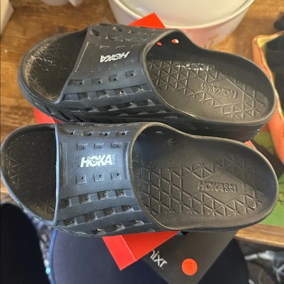 Hoka unisex slippers size 8 - Picture 2 of 5